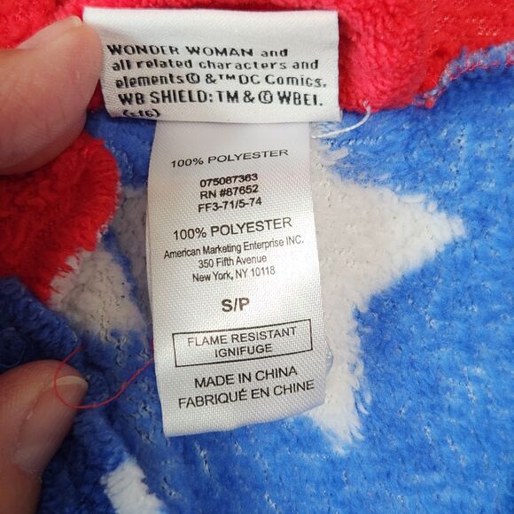 DC Comics Wonder Woman girl's plush robe with hood size S - Picture 3 of 12